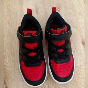 Nike Court Borough Low 2